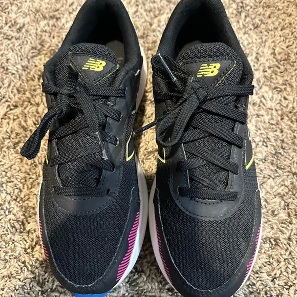 New Balance 545 V1 GK545BN1 Black Boys Running Shoes Sneakers Youth Size 5 /6.5W - Picture 5 of 9